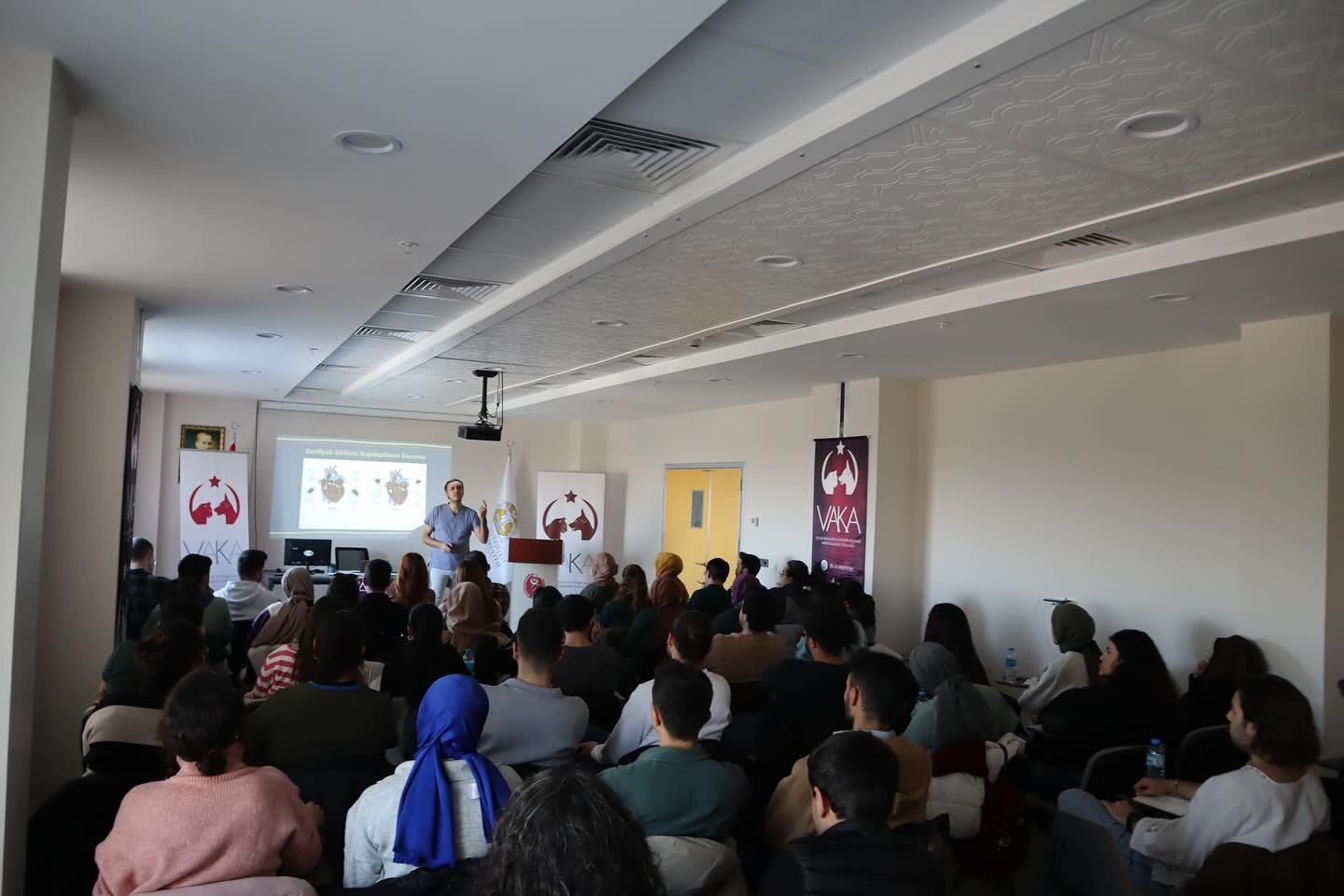 Doç. Dr. Amir NASERİ